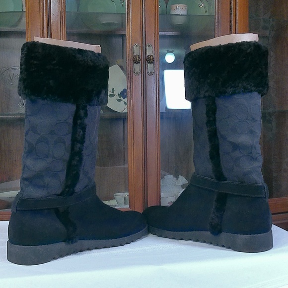EC Coach Deeann Black Signature C Faux Fur Winter Boots w/GoldTone Acct Size 10B - Picture 4 of 8